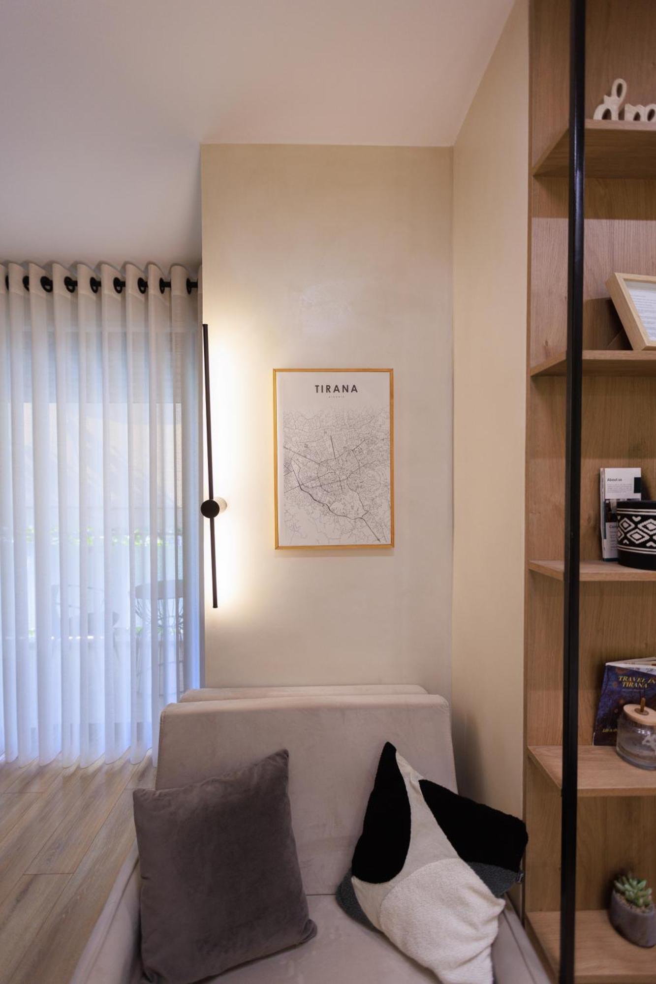 Syncron Apartments In The Center Of Тирана Номер фото